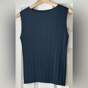 Uniqlo Navy Ribbed Tank Top